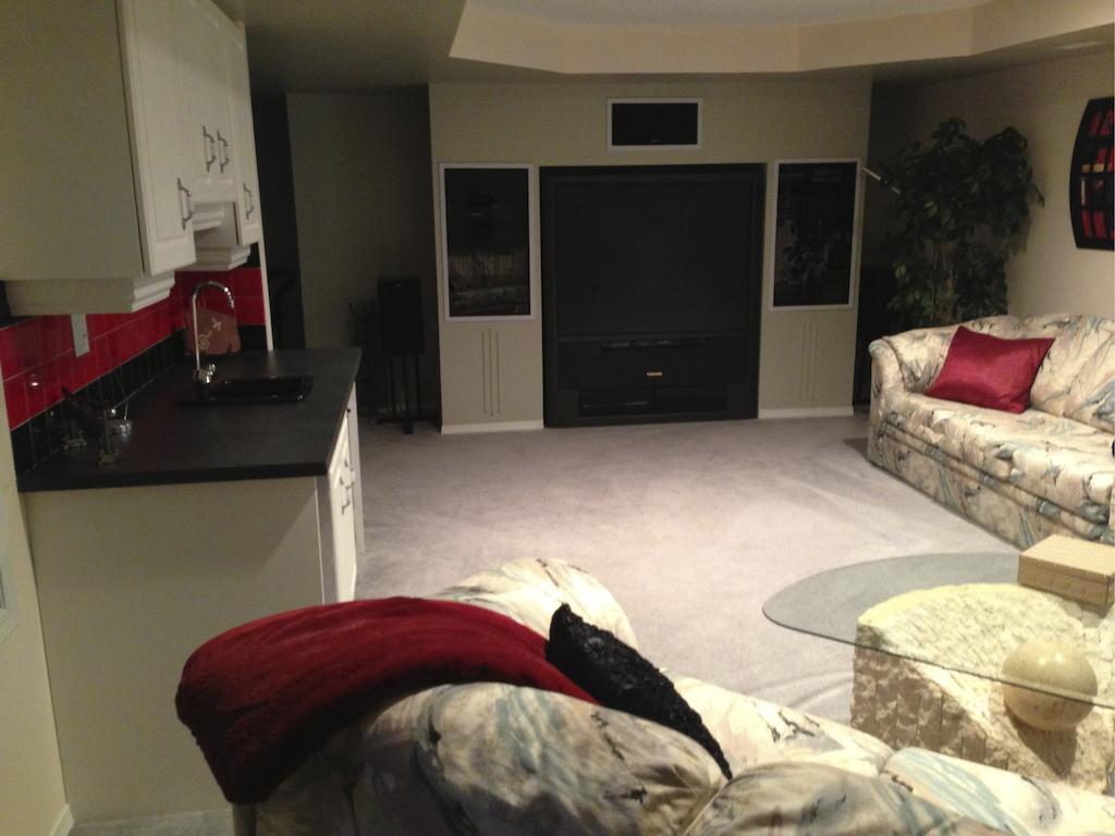 Redwood Meadows Bed And Breakfast Bragg Creek Εξωτερικό φωτογραφία