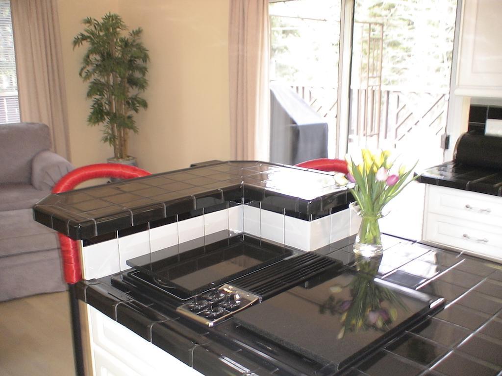 Redwood Meadows Bed And Breakfast Bragg Creek Εξωτερικό φωτογραφία